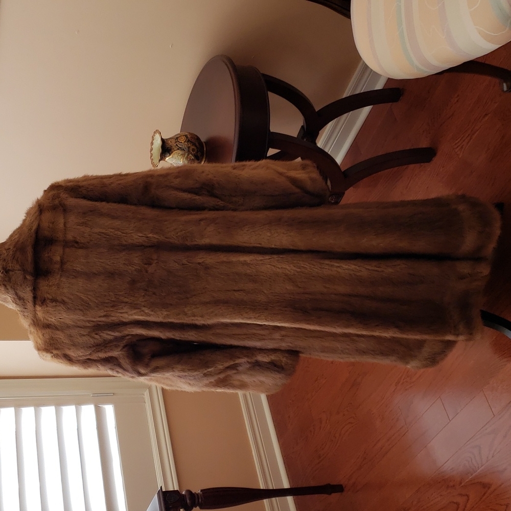 Vintage fur custom-made fur coat. - Picture 2 of 4